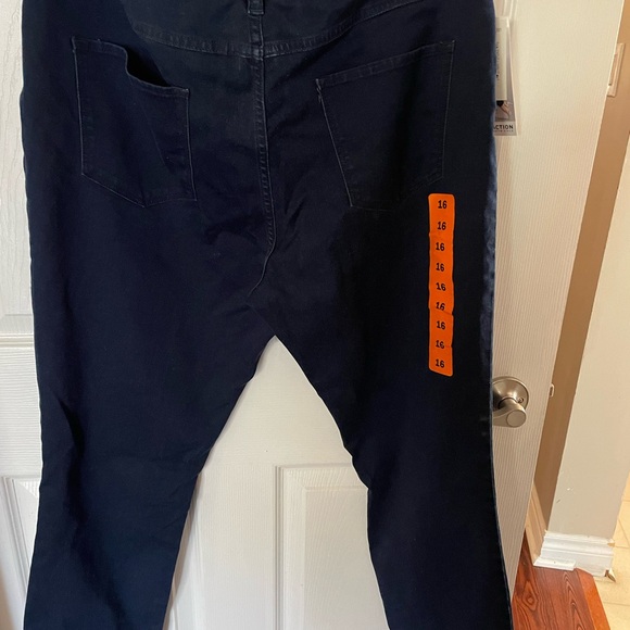 Kenneth Cole Jeans - Picture 3 of 3